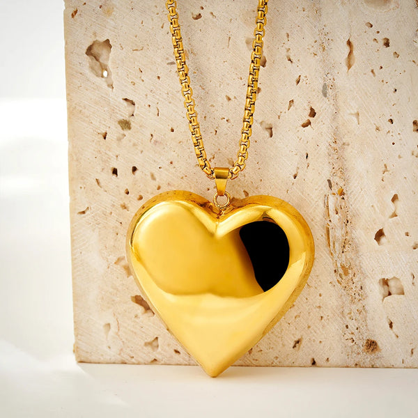 Exaggerated Punk Oversize Heart Pendant Necklace for Women Glossy Gold Plated Chunky Love Necklaces Stainless Steel Jewelry