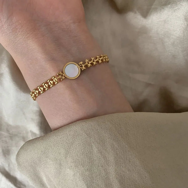 OIMG Stainless Steel Layered Golden Pendant Bracelet For Women Retro Punk Gothic Shell Round Pearl Bracelet Jewelry