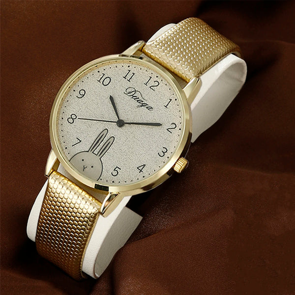 Fashionable and minimalist trendy women's watch, featuring a light luxury style. The top choice for gifts on holidays, birthdays