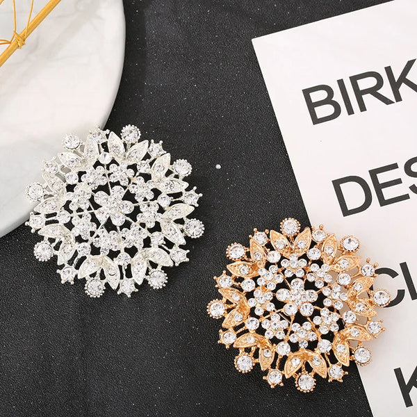 Women Crystal Silver Color Flower Brooches for Wedding Bridal Party Jewelry Tail Shaped Rhinestone Round Bouquet Lapel Pins Badg