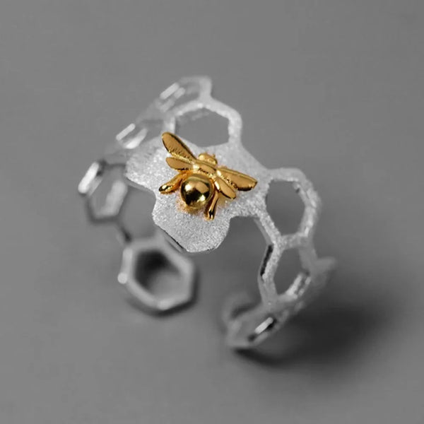 New Simple Trend Niche Fashion Beehive Opening Women's Skeleton Geometric Bee Ring Accessories Fashion Ladies Party JewelryGifts