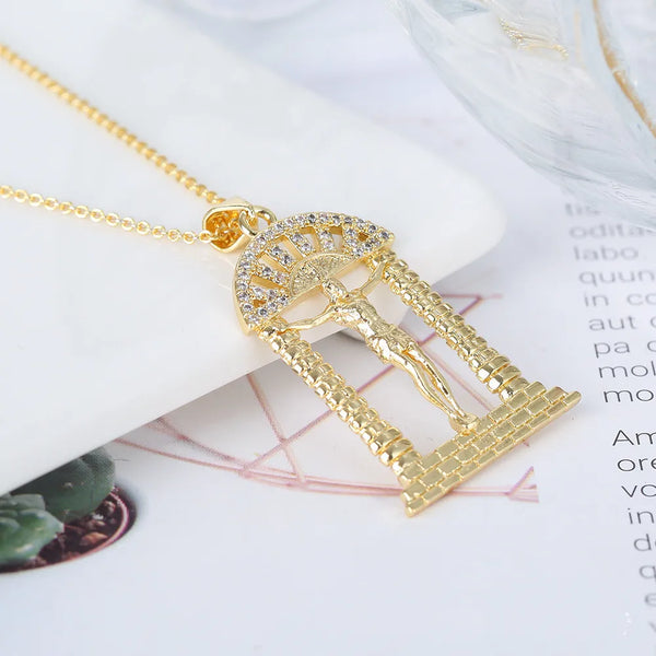 Newly designed custom necklace with diamond inlaid Jesus pendant, luxurious handcrafted 18K gold plating, trendy decoration