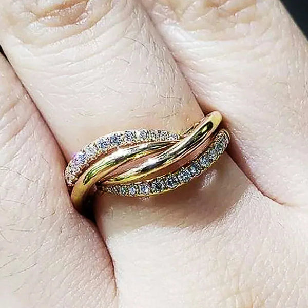 Huitan Unique Design Wedding Ring for Women Luxury Gold Color Fashion Elegant Female Finger Accessories Engagement Bands Jewelry