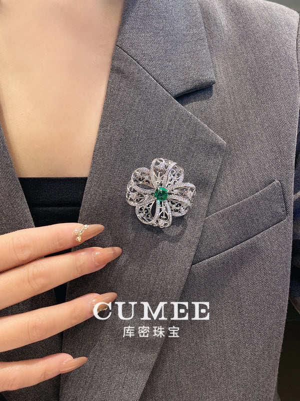 CUMEE Autumn and Winter Elegant Butterfly Flower Style Synthetic Simulated Emerald Synthetic Brooch. Silver Gold-plated