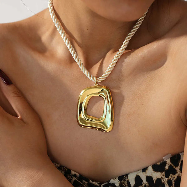316l Stainless Steel Geometry Hollow Pendant Necklace Fashion Metal Charm Waterproof Cast Pvd Plated Jewelry Gift