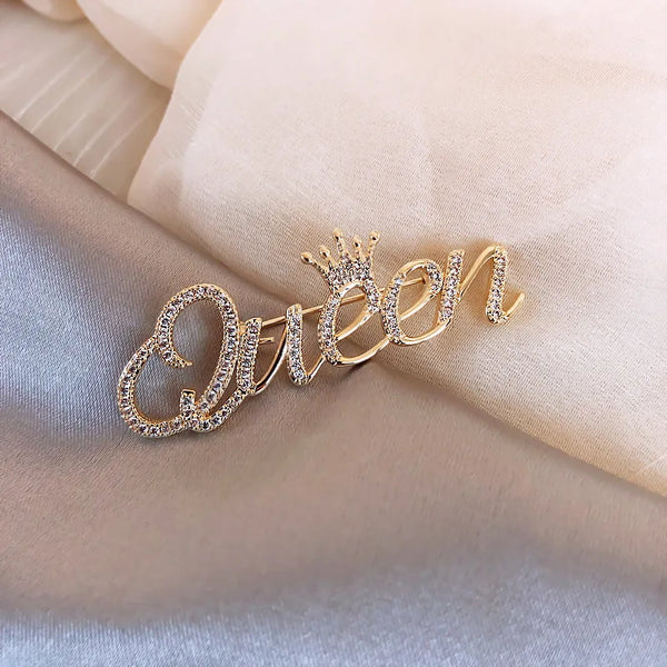 Letter Queen High-End Brooch for Women Cute Trendy Personality Pin Advanced Anti-Exposure Buckle Fixed Clothing Accessory